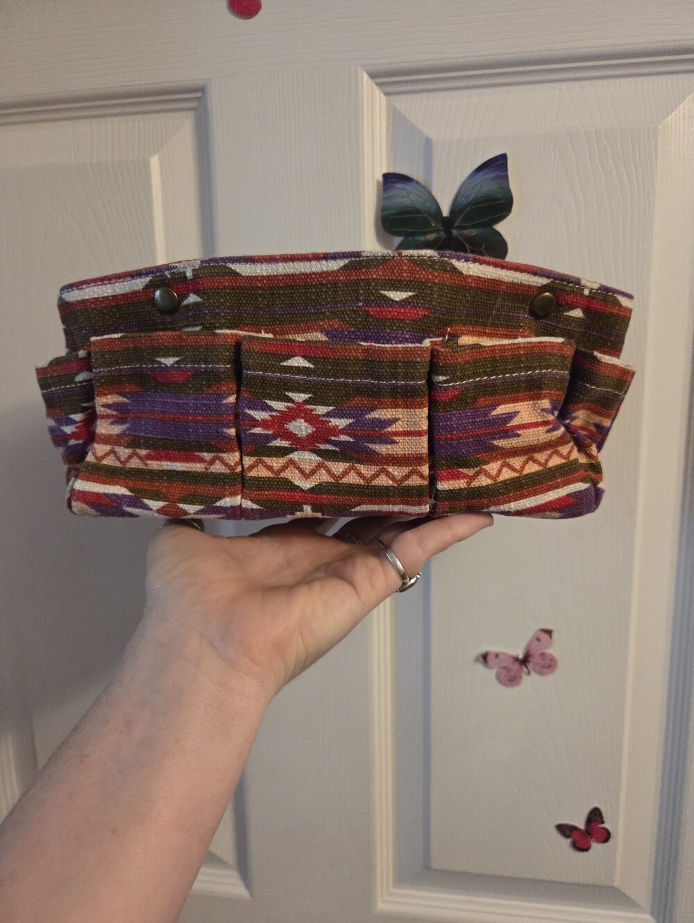 Multi-colored geometric southwestern patterned bag missing snap on straps Inser